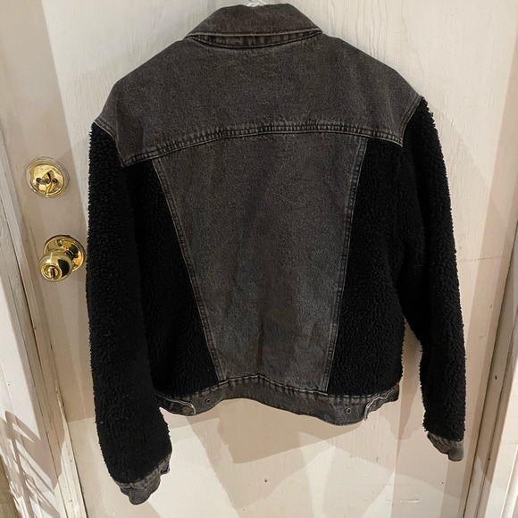 Levi Sherpa Jean Jacket - Picture 4 of 10